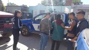 DELINCUENTES ROBAN EN UNA ESCUELA DE CIEN FUEGO