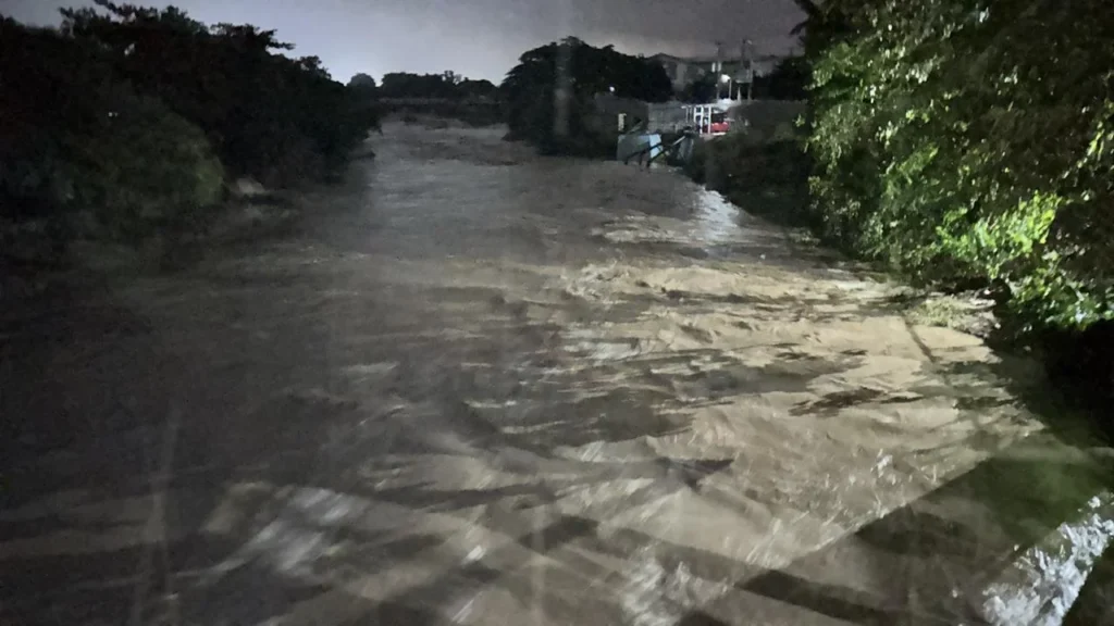 LA FURIA DE LA LLUVIA EN DAJABON MUERTO Y DAMNIFICADO