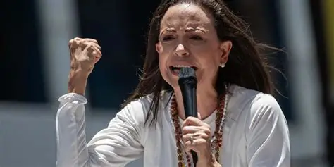 ABINADER FELICITA A MARIA CORINA MACHADO POR PREMIO NOBEL DE LA PAZ