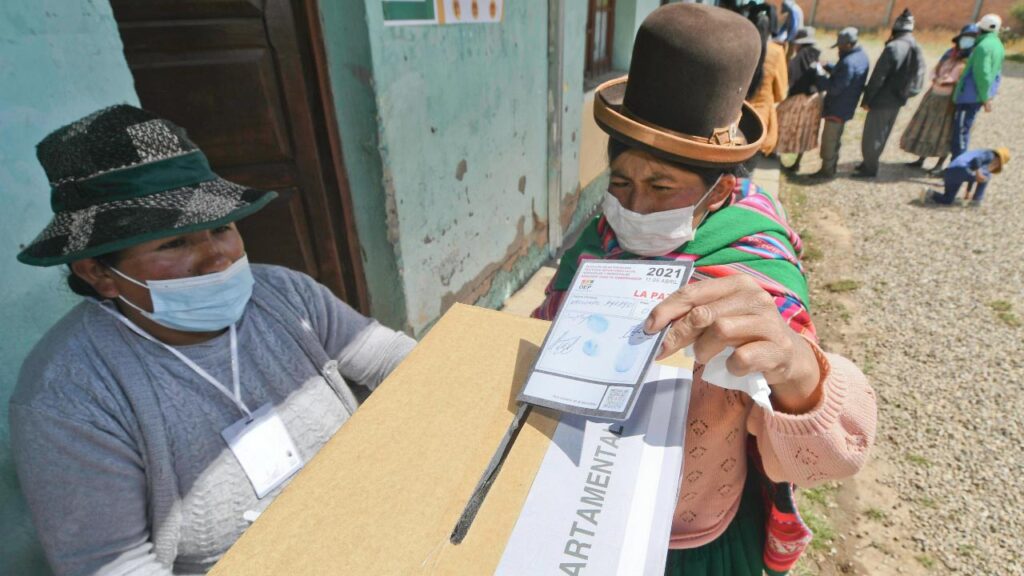 ABREN LAS URNA EN BOLIVIA PARA 2DA VUELTA
