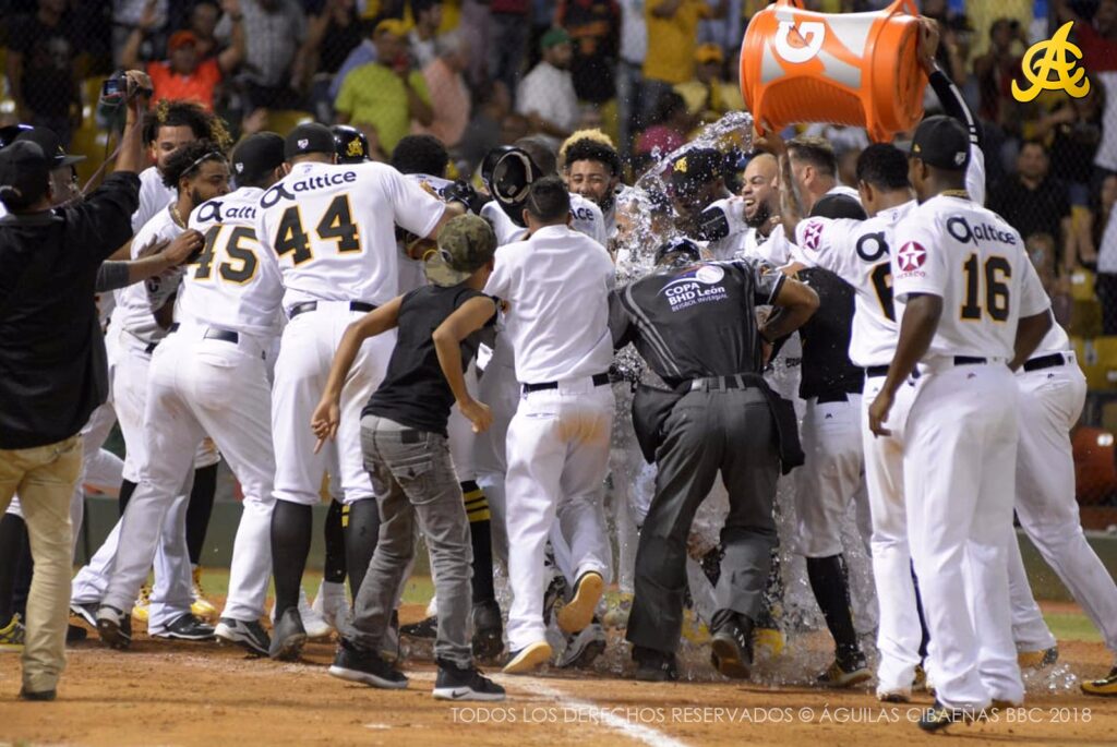 AGUILAS ASEGURAN EMPATE PARA SERIE REGULAR