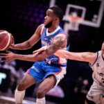 Delegación dominicana de básquet arriba a Miami para importante torneo internacional