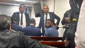 DETALLES SOBRE EL FISCAL QUE SIGUIO LA PGR HASTA QUE COMPROBO ENTREGA DE DINERO EN SOBORNOS