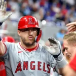 Mike Trout exhibe su poder, el problema es ¿Cuánto tiempo puede permanecer en el campo?