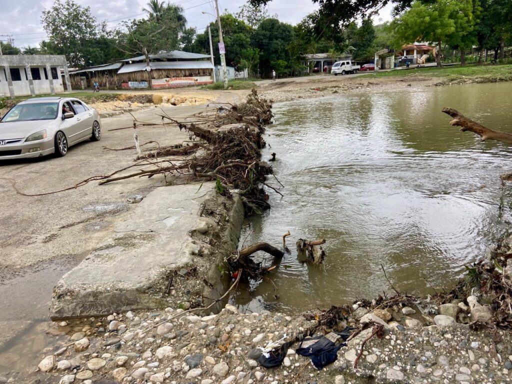 VILLA MONTELLANO ENTRE EL LODO Y LA PERDIDA