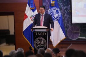 ADUANAS HA RECAUDADO DURANTE EL PRIMER TRIMESTRE JUNTO A LA MOVILIZACION DE MAS DE 85,000 CONTENEDORES . ESO REFLEJA LA FACILITACION DEL COMERCIO Y EL FORTALECIMIENTO DE LAS FINANZAS PUBLICAS.