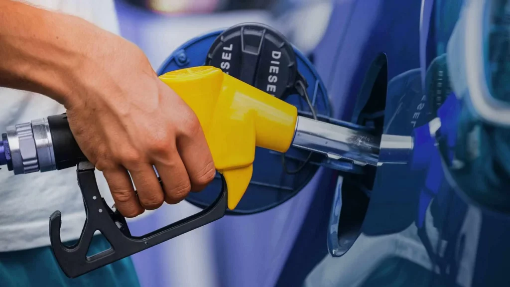 EN EL MUNICIPIO CASTAÑUELA DE MONTECRISTI CERRO EL MIC, MINISTERIO DE INDUSTRIA Y COMERCIO, UNA GASOLINERA POR VENDER GASOLINA COMO PREMIUM CUANDO NO CUMPLIA CON EL MINIMO REQUERIMEINTO DE CALIDAD.