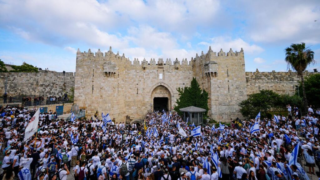 EL DIA DE IDE LA INDEPENDECIA DE ISRAEL ES UNA CELEBRACION A GRAN ESCALA.