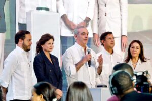 LA PLANTA QUE FABRICA VARILLA DE ACERO EN SAN PEDRO DE MACORIS CUENTA CON UNA CAPACIDAD DE FABRICACION DE 400 MIL TONELADAS AL AÑO.