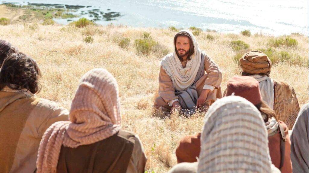 FAMILIAES DE UJER IBA AL MONTE ORAR LO MAS VALIOSO QUE ELLA TENIA ERA LA PALBRA DE DIOS