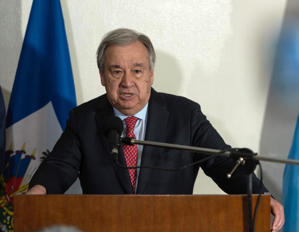 DESDE HACE TIEMPO HAITI SUFRE UNA CRISIS POLITICA.