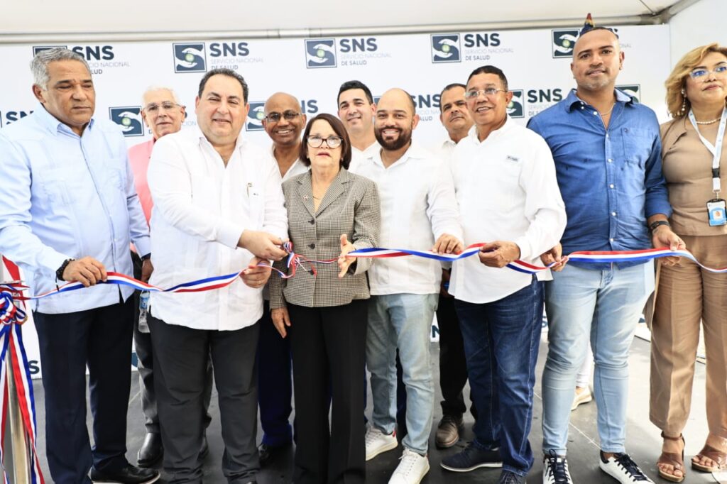 SNS FORTALECE VARIOS CENTROS DE SALUD EN SANTIAGO