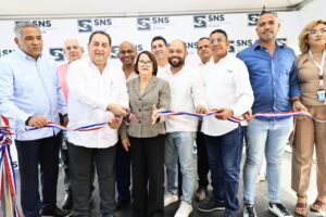 SNS FORTALECE VARIOS CENTROS DE SALUD EN SANTIAGO