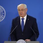 Alexandru Munteanu renuncia como primer ministro de Moldavia