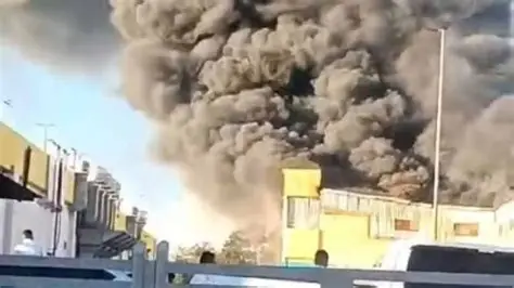 GRAN INCENDIO EN L&R COMERCIAL