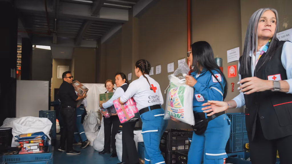 LUIS ABINADER DISPONE AYUDA HUMANITARIA PARA COLOMBIA