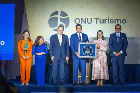 ONU TURISMO RECONOCE A DAVID COLLADO
