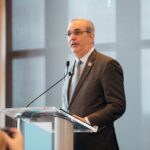 Presidente Luis Abinader llama a orar por la salud del papa León XIV