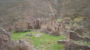 SALIR DE LAS RUINAS