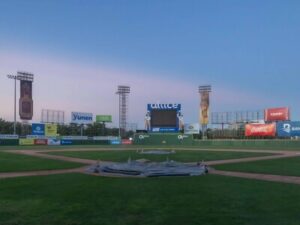 estadio-quisqueya-esta-listo-para-acoger-la-pelota-invernal-dominicana-19669855-focus-0-0-400-300