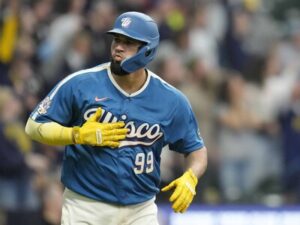 mlb-gary-sanchez-conecta-su-cuarto-cuadrangular-en-la-derrota-c6f592d6-focus-min0.24-0.32-400-300
